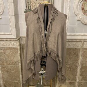 Kori. Size Medium. Hippi Faux Suede Fringed Vest. Poly/elastine. B53